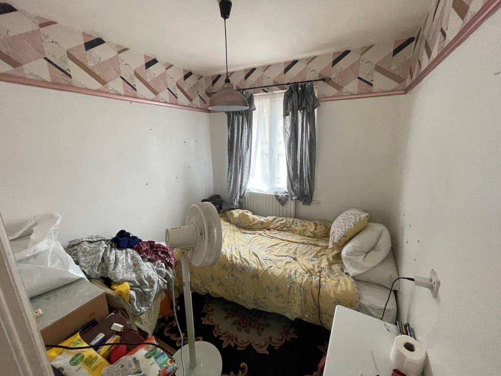 Lot: 144 - THREE-BEDROOM HOUSE FOR IMPROVEMENT - Bedroom Three